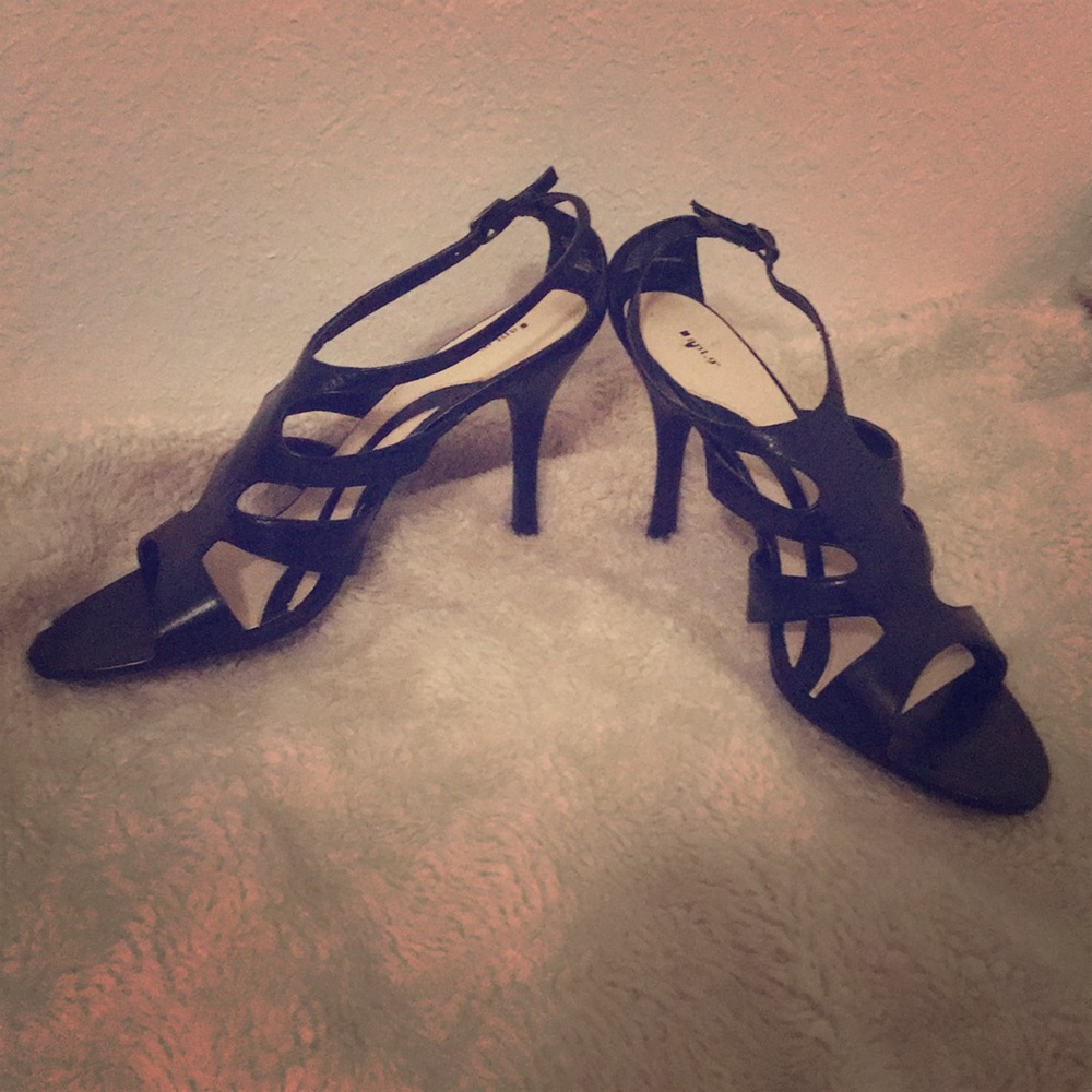 apt.9 open-toed heels. Box included!